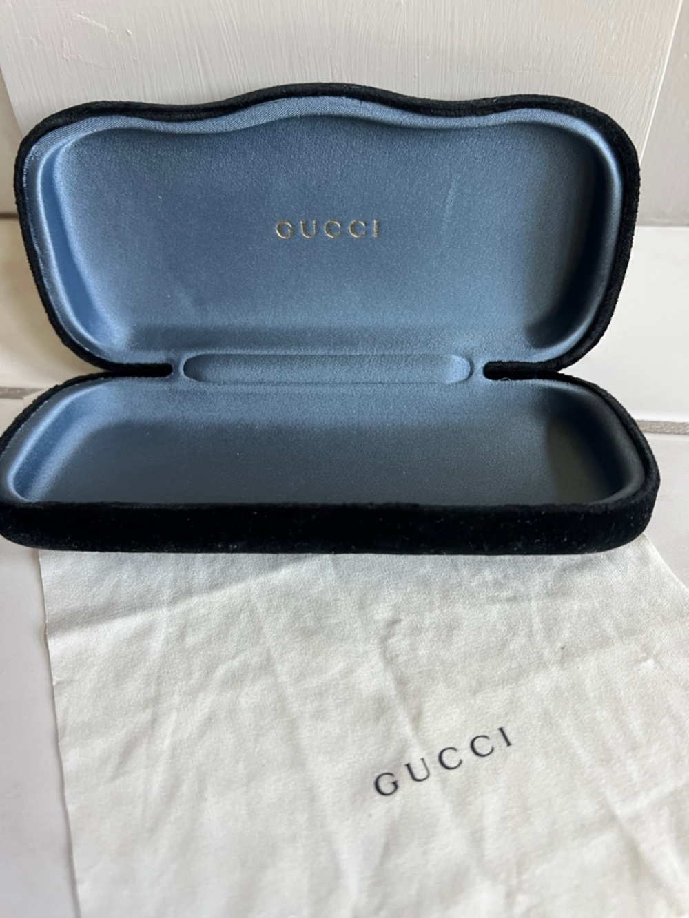 GUCCI Black Velvet Glasses Case & Embossed Cleaning Cloth
